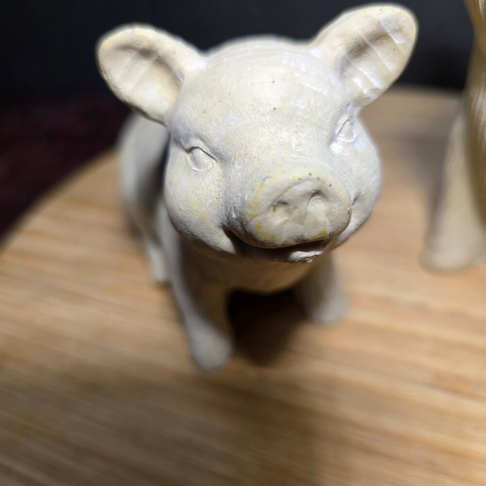 Pair of PIGS Figurines Resin Country Farmhouse Decor - Picture 3 of 7